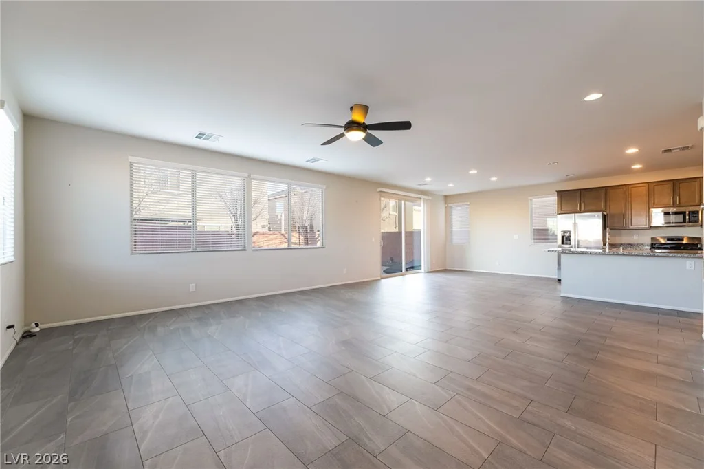 5946 Roaring Canyon, Las Vegas, NV 89139
