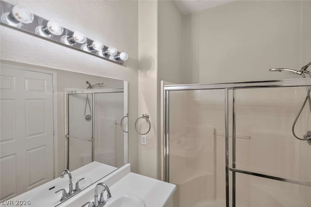 10245 Maryland, Las Vegas, NV 89183