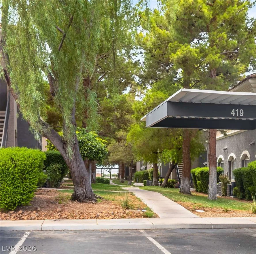 10245 Maryland, Las Vegas, NV 89183