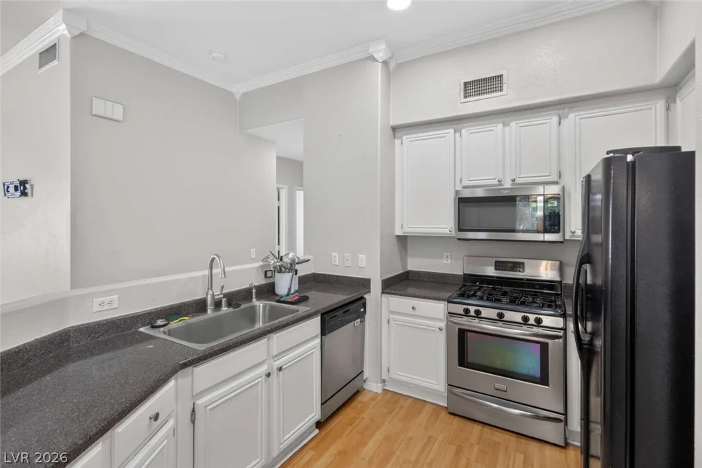 10245 Maryland, Las Vegas, NV 89183