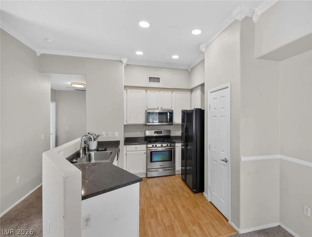 10245 Maryland, Las Vegas, NV 89183