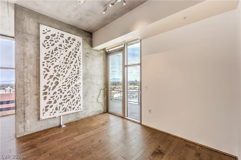 353 Bonneville, Las Vegas, NV 89101