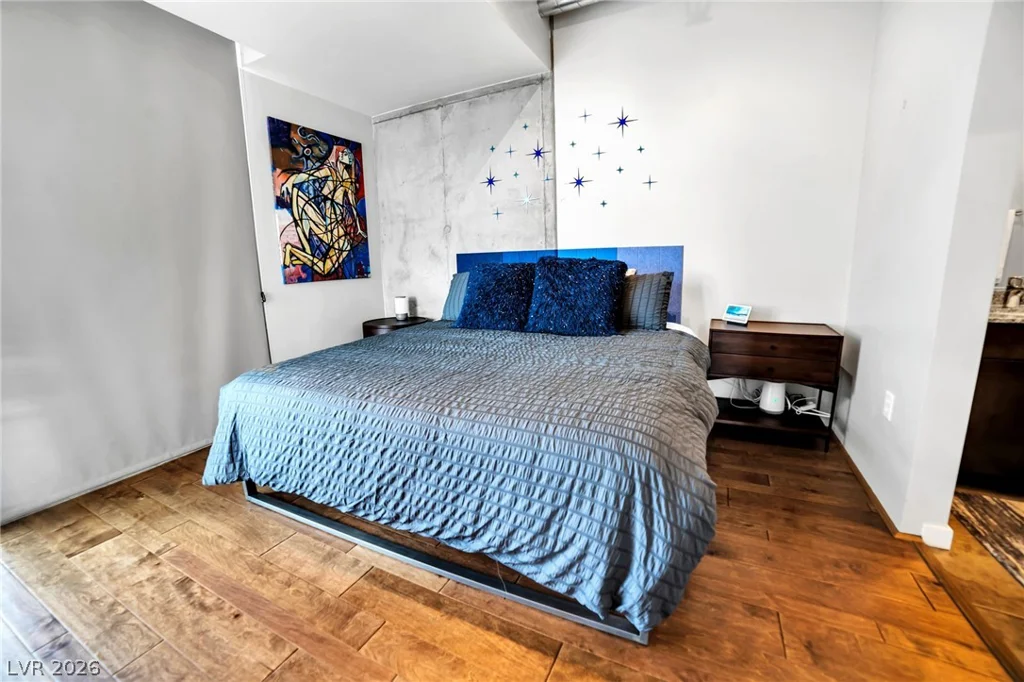 353 Bonneville, Las Vegas, NV 89101