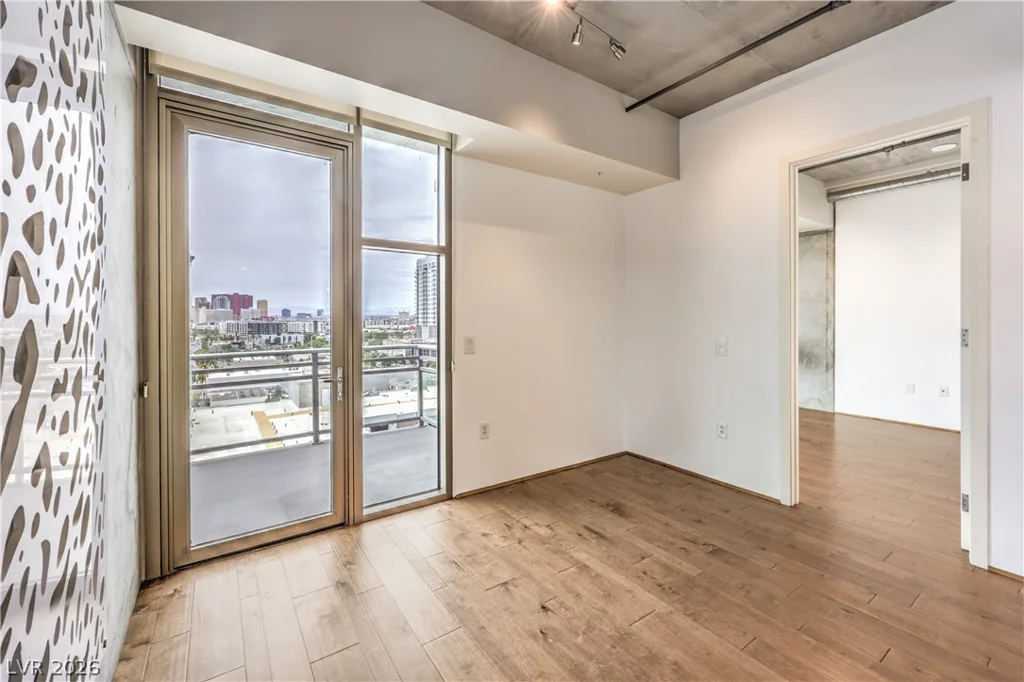 353 Bonneville, Las Vegas, NV 89101
