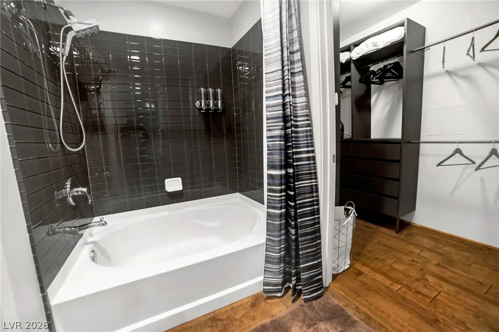 353 Bonneville, Las Vegas, NV 89101