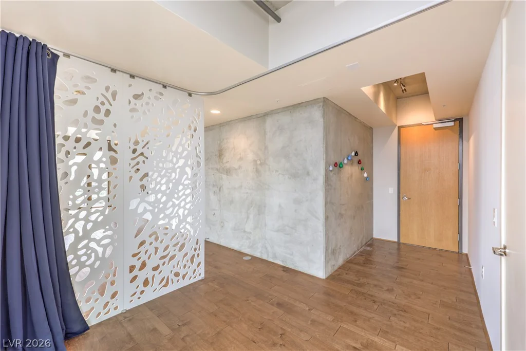 353 Bonneville, Las Vegas, NV 89101