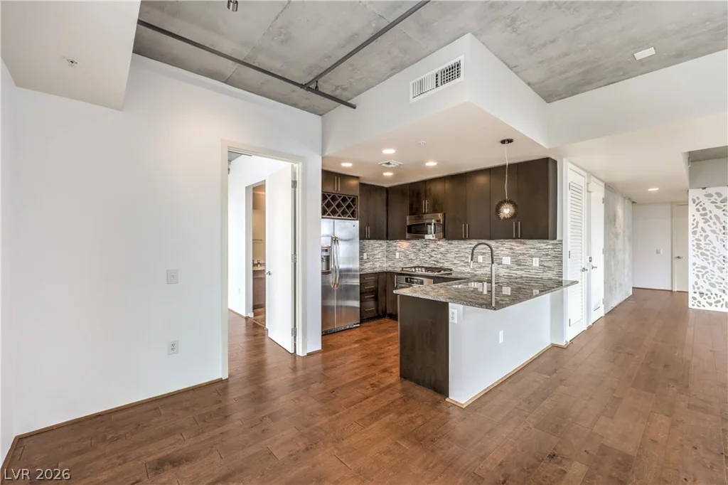 353 Bonneville, Las Vegas, NV 89101
