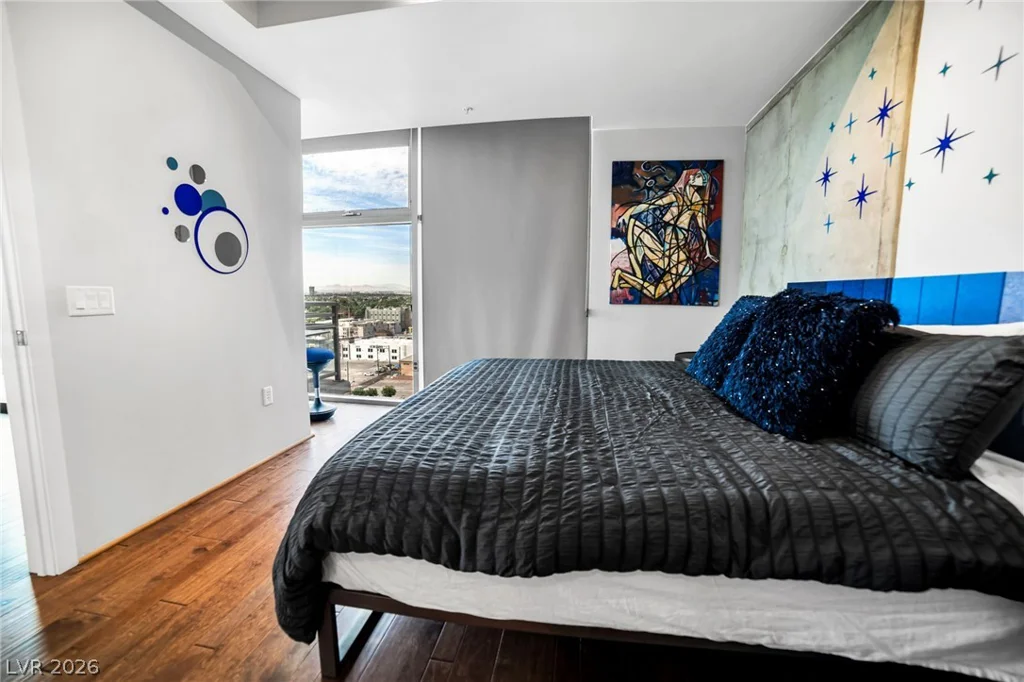 353 Bonneville, Las Vegas, NV 89101