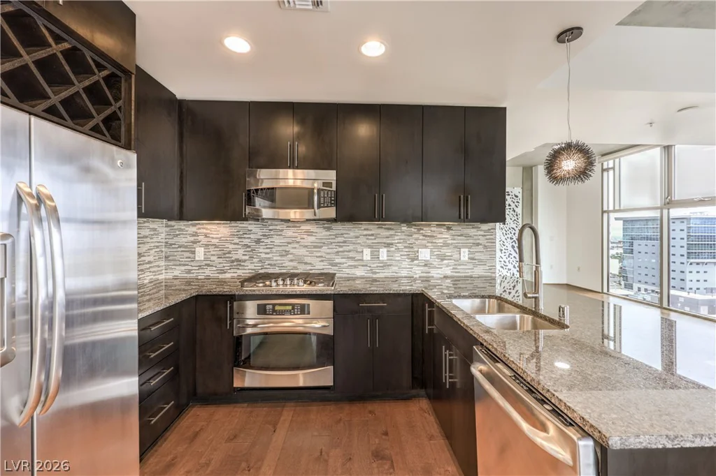 353 Bonneville, Las Vegas, NV 89101