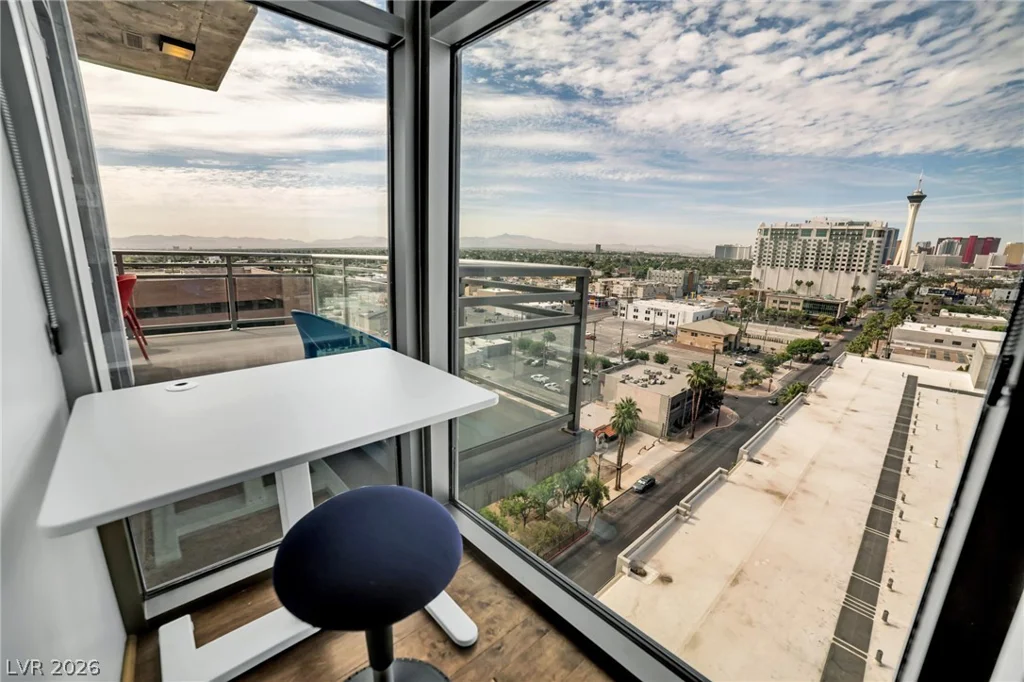 353 Bonneville, Las Vegas, NV 89101