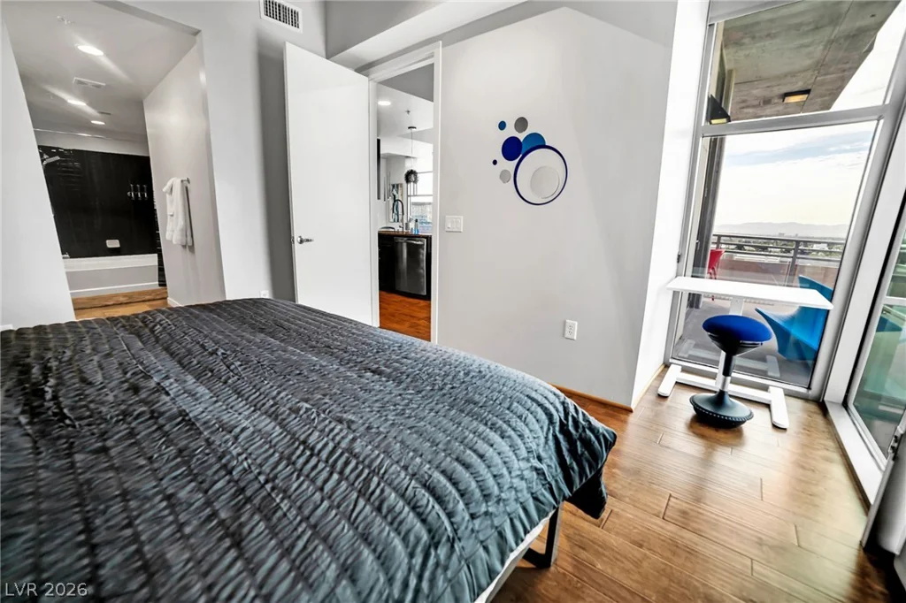 353 Bonneville, Las Vegas, NV 89101