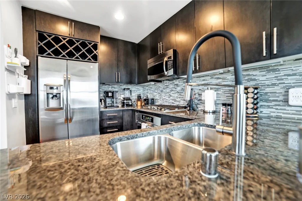 353 Bonneville, Las Vegas, NV 89101