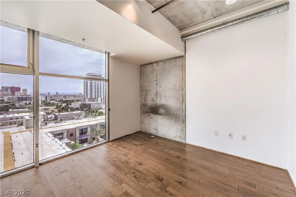 353 Bonneville, Las Vegas, NV 89101