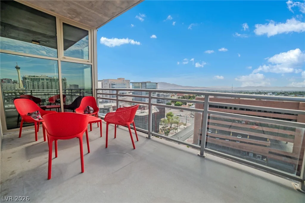 353 Bonneville, Las Vegas, NV 89101
