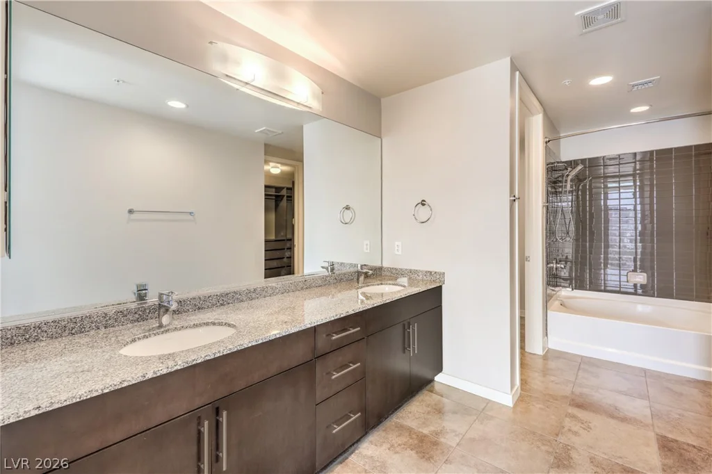 353 Bonneville, Las Vegas, NV 89101