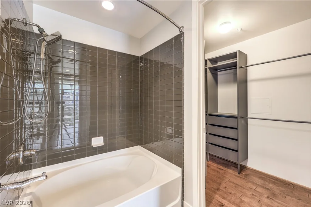 353 Bonneville, Las Vegas, NV 89101