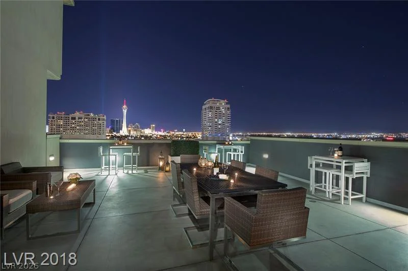 353 Bonneville, Las Vegas, NV 89101