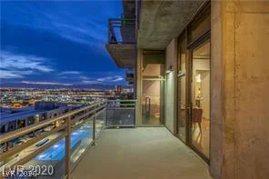 353 Bonneville, Las Vegas, NV 89101