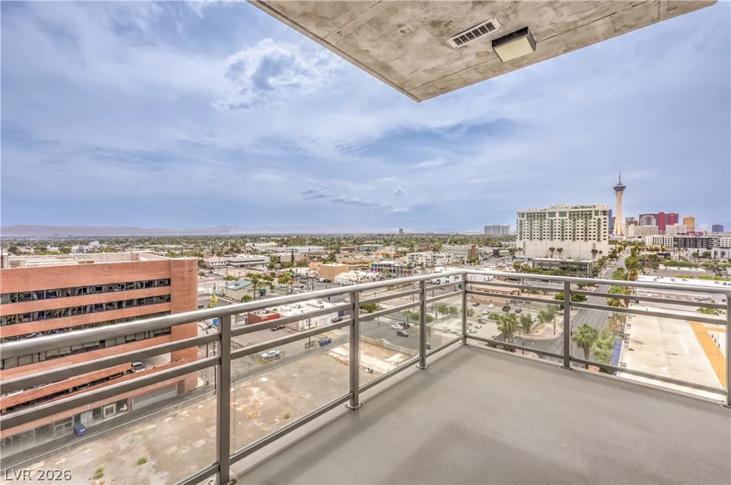 353 Bonneville, Las Vegas, NV 89101
