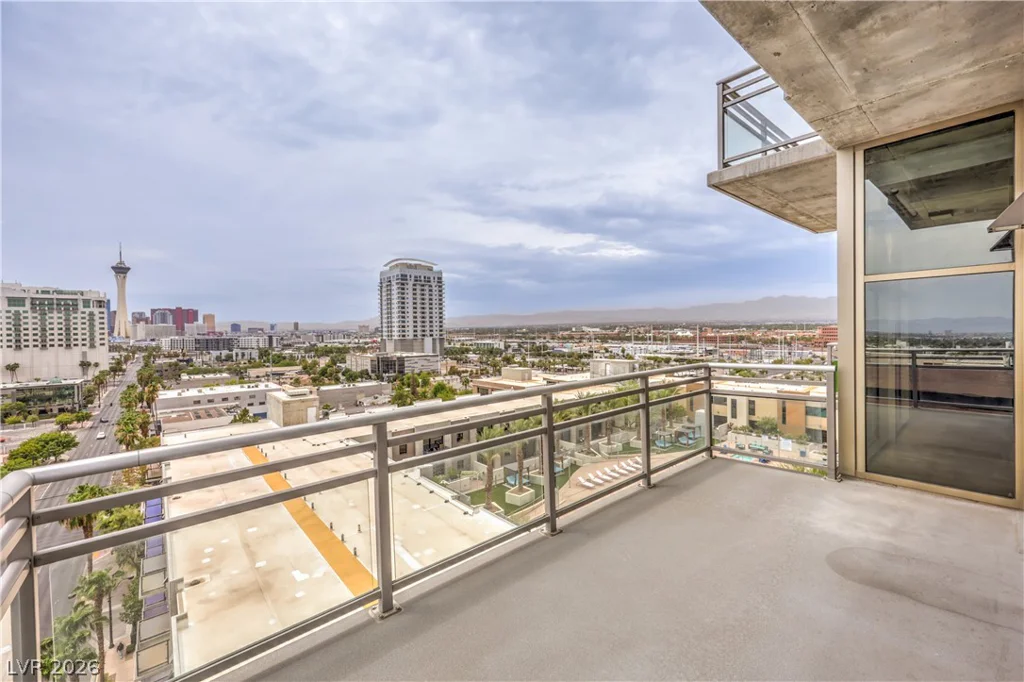 353 Bonneville, Las Vegas, NV 89101
