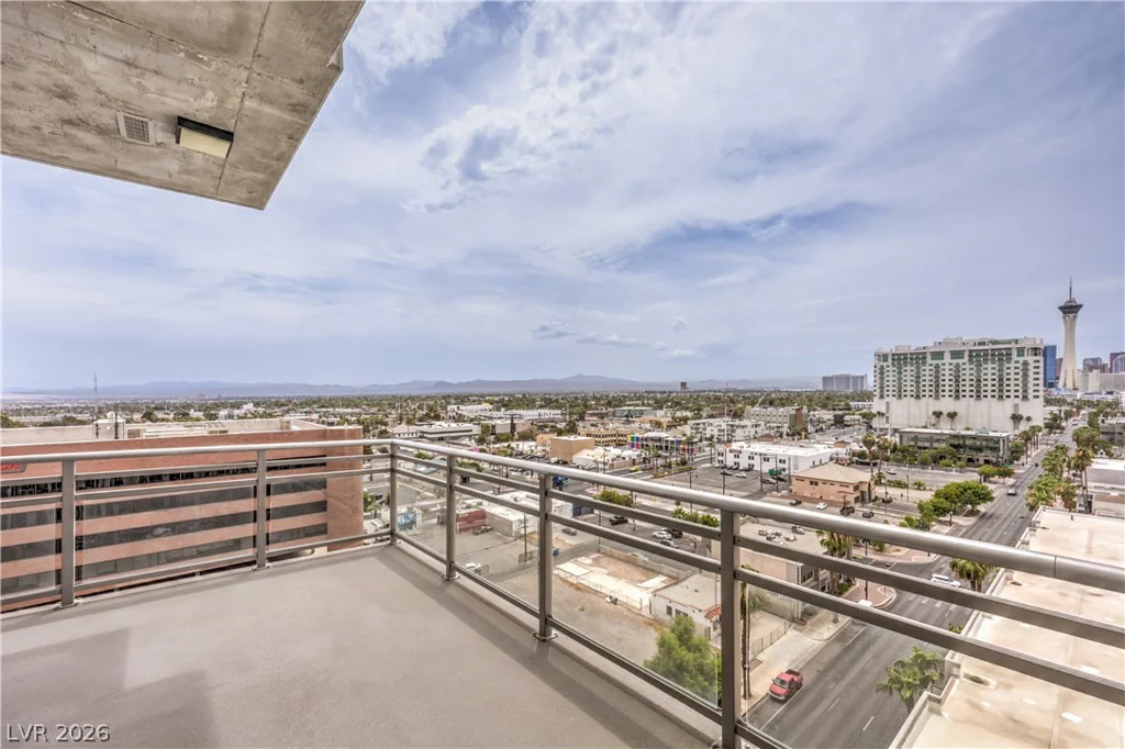 353 Bonneville, Las Vegas, NV 89101