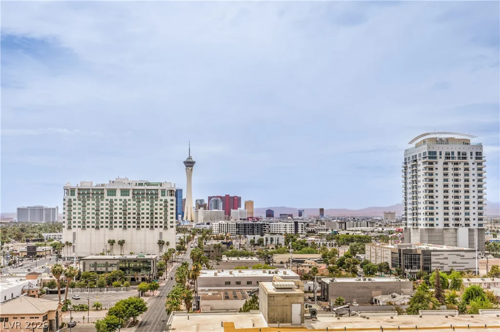 353 Bonneville, Las Vegas, NV 89101