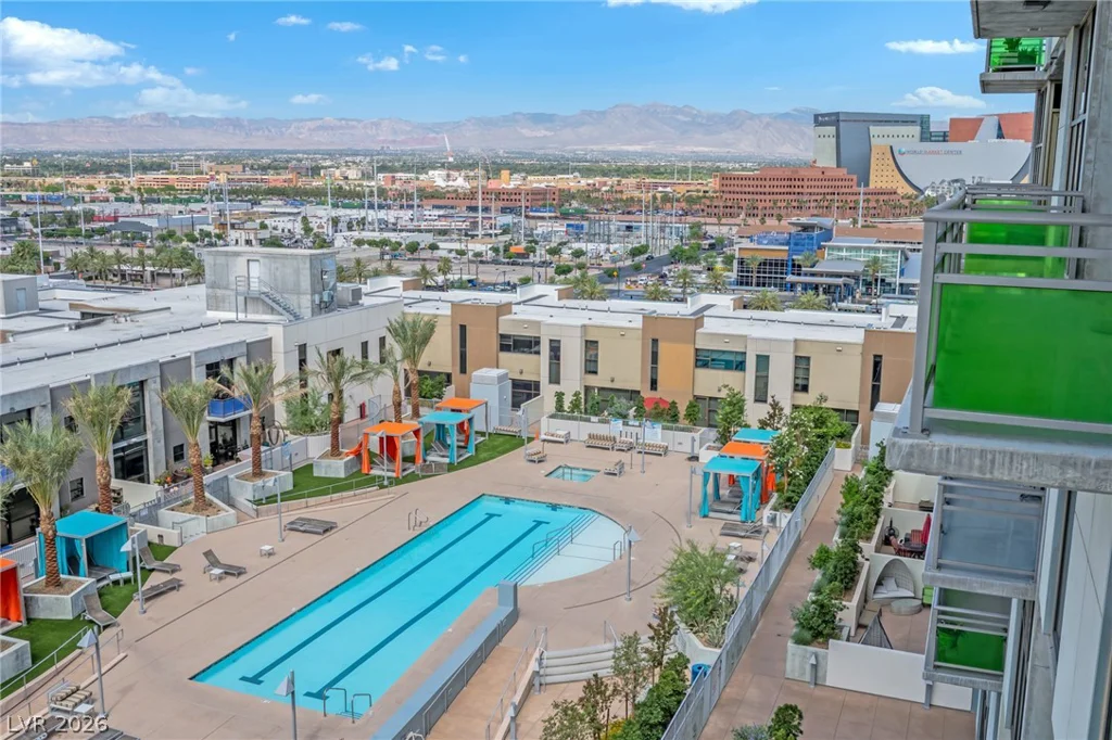 353 Bonneville, Las Vegas, NV 89101