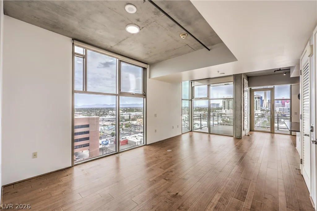 353 Bonneville, Las Vegas, NV 89101