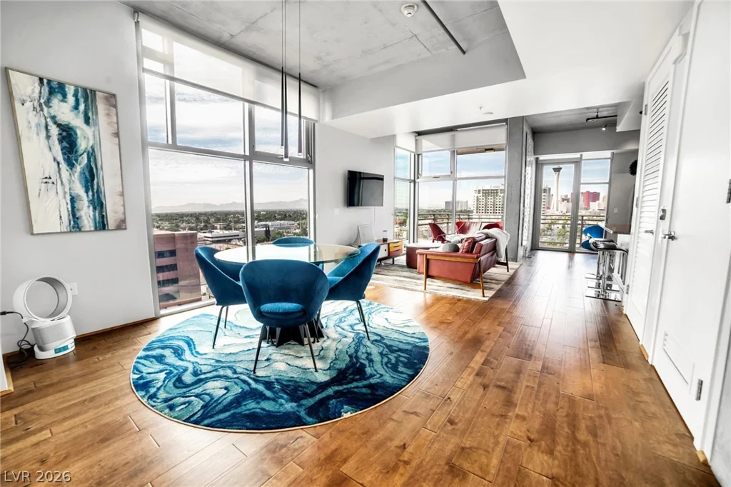 353 Bonneville, Las Vegas, NV 89101