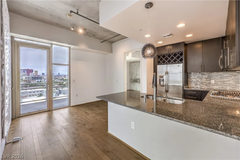 353 Bonneville, Las Vegas, NV 89101