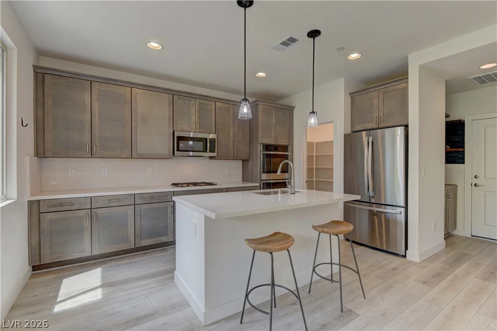 9901 Cullin Range, Las Vegas, NV 89166