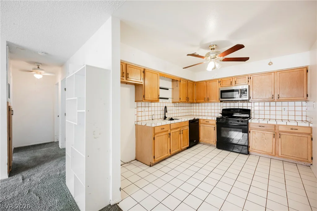 2141 Twickenham, Las Vegas, NV 89108