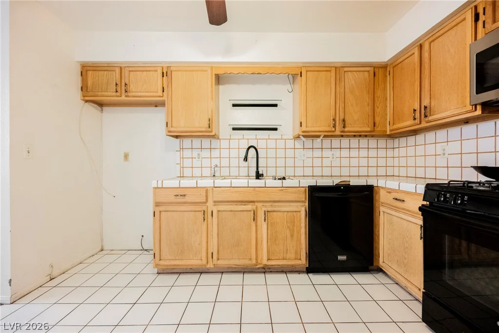 2141 Twickenham, Las Vegas, NV 89108