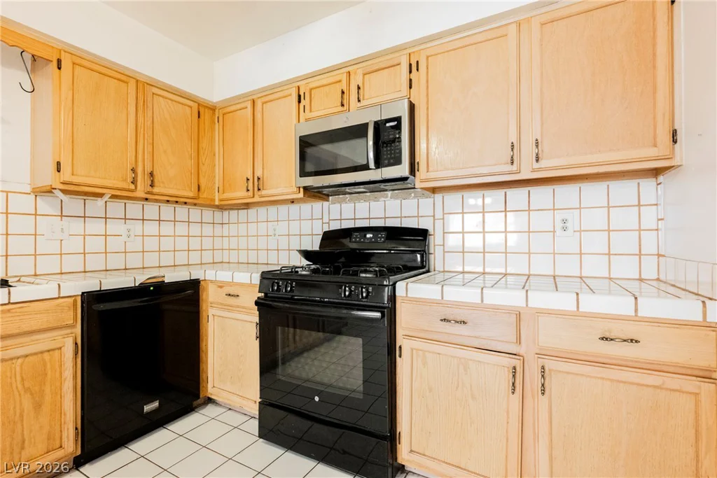 2141 Twickenham, Las Vegas, NV 89108