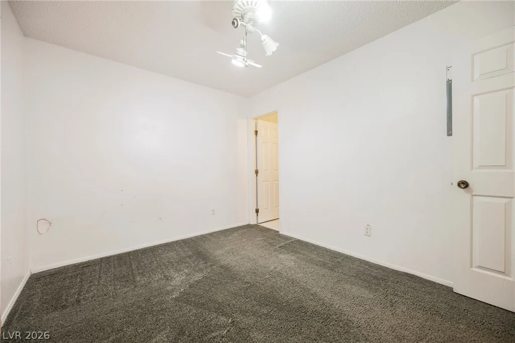 2141 Twickenham, Las Vegas, NV 89108