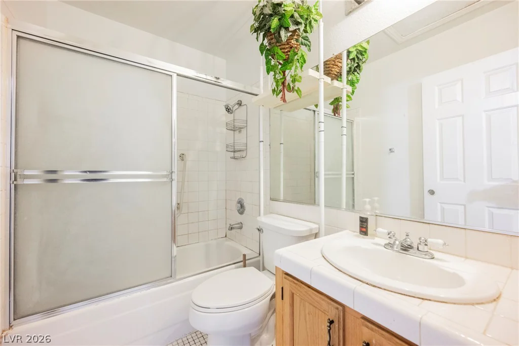2141 Twickenham, Las Vegas, NV 89108