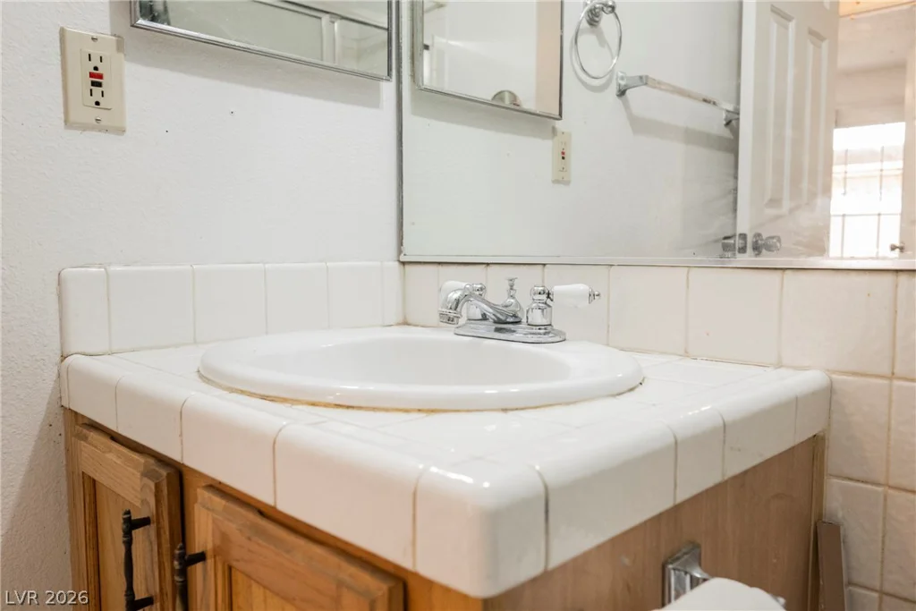 2141 Twickenham, Las Vegas, NV 89108