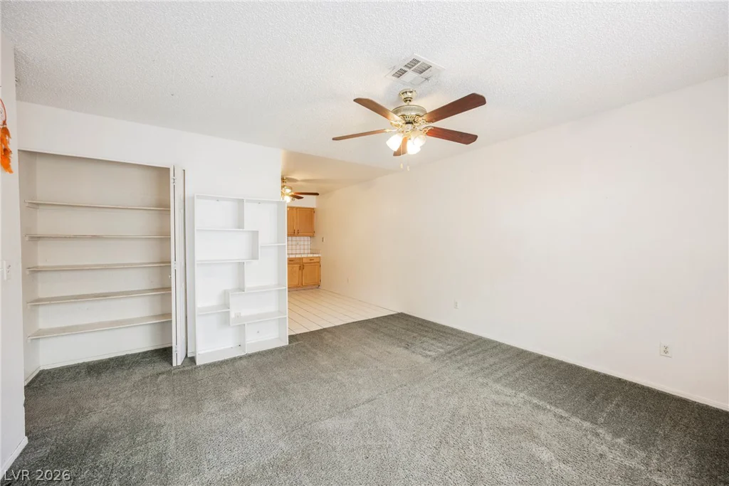 2141 Twickenham, Las Vegas, NV 89108