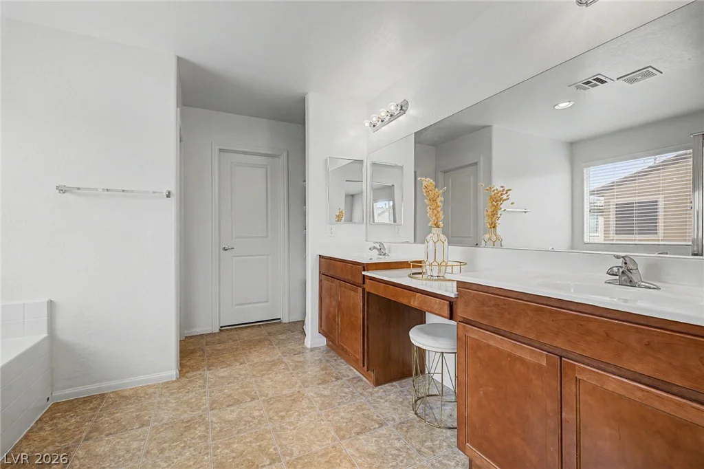 2095 Roundtop, North Las Vegas, NV 89081