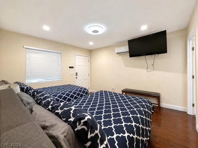 5763 Oakey, Las Vegas, NV 89146