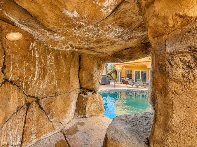 5763 Oakey, Las Vegas, NV 89146