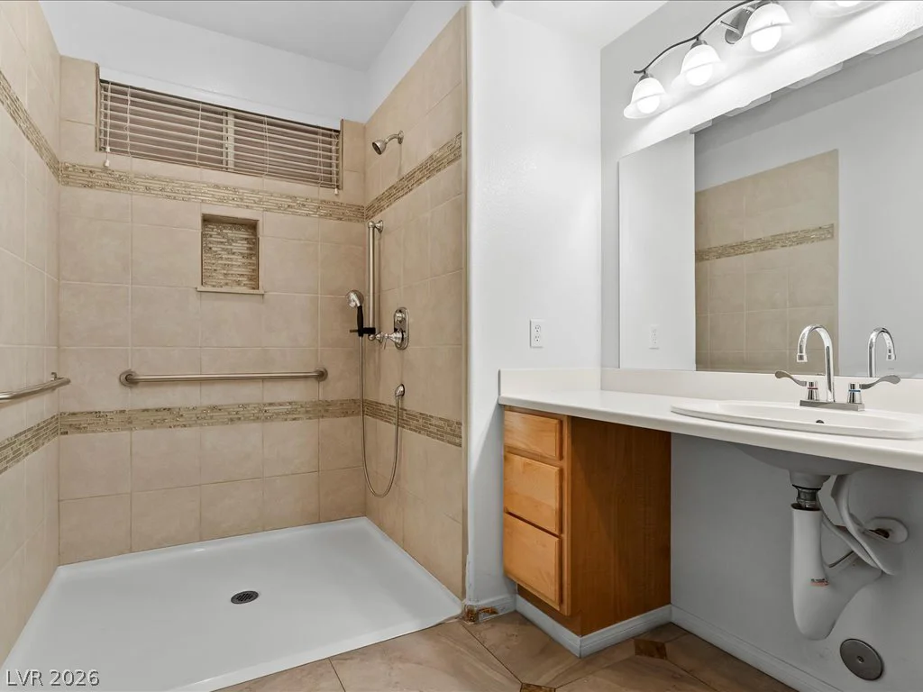 10034 Canyon Dunes, Las Vegas, NV 89147