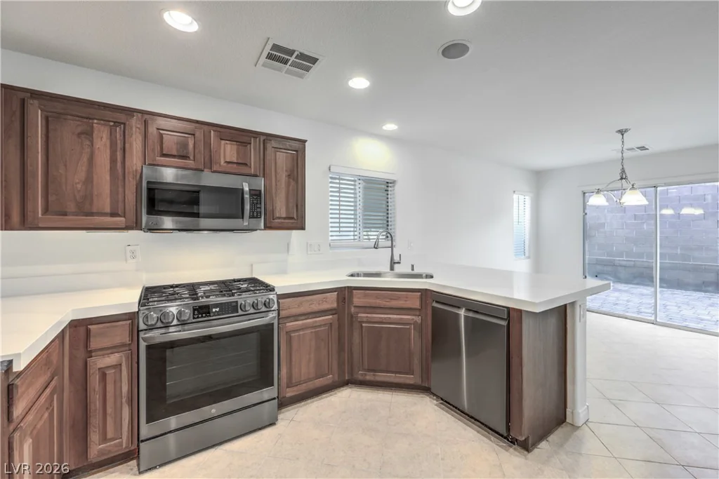 10720 Attleboro Park, Las Vegas, NV 89129