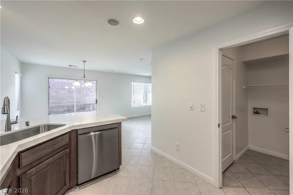10720 Attleboro Park, Las Vegas, NV 89129
