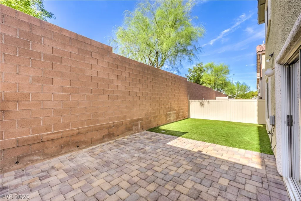 10720 Attleboro Park, Las Vegas, NV 89129
