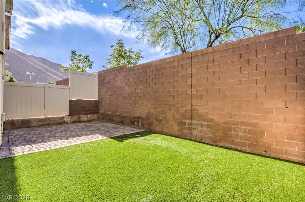 10720 Attleboro Park, Las Vegas, NV 89129