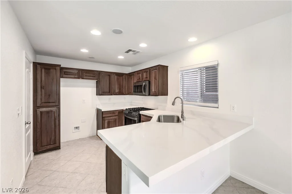 10720 Attleboro Park, Las Vegas, NV 89129