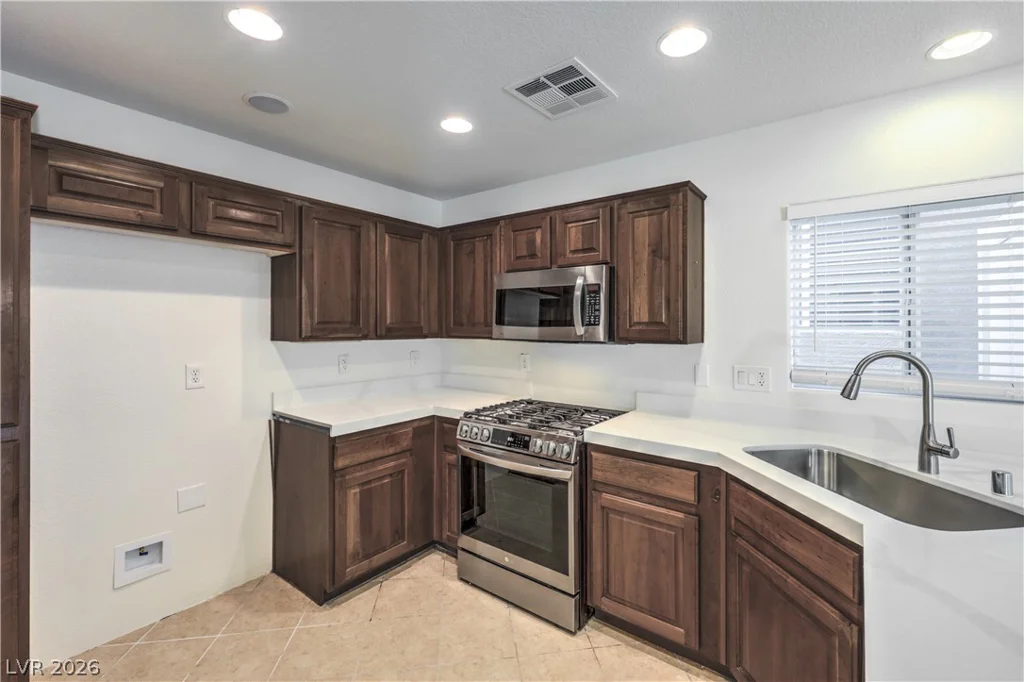 10720 Attleboro Park, Las Vegas, NV 89129