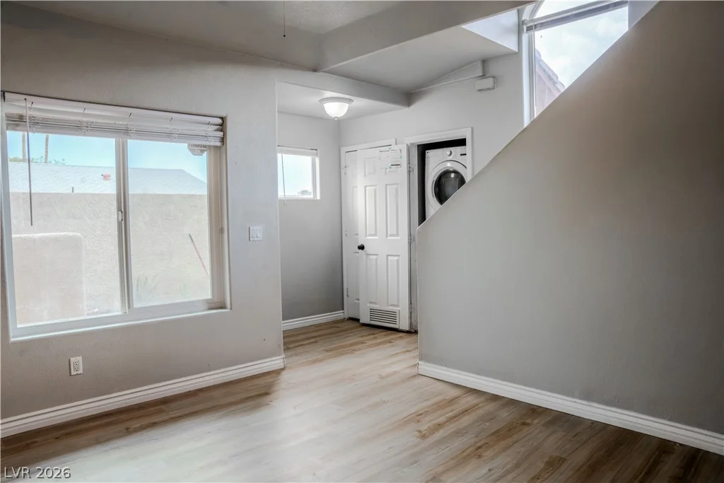 555 Roxella, Las Vegas, NV 89110