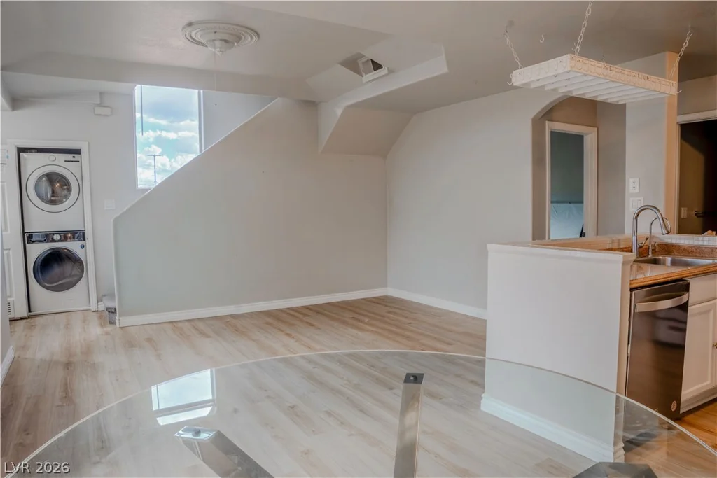 555 Roxella, Las Vegas, NV 89110